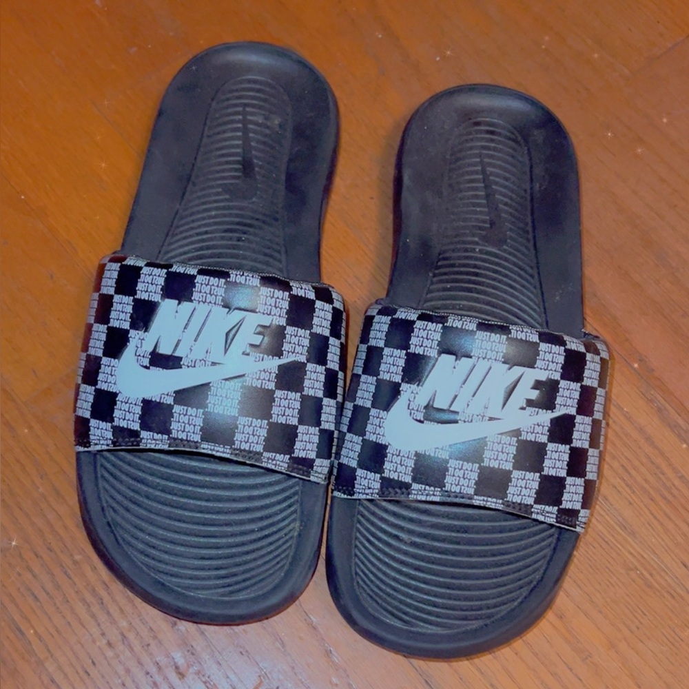 Nike Women’s Black and White Checkered Slide Sandals